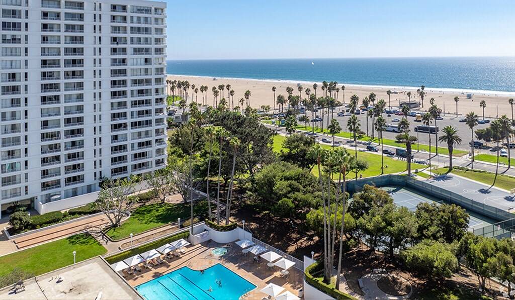 The Shores apartments in Santa Monica overlooking the beach