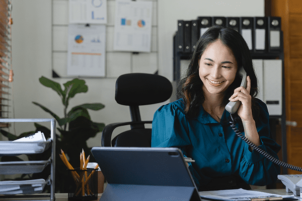 management manager answering the phone