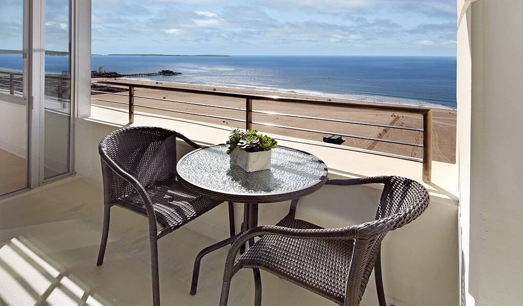 balcony overlooks ovean