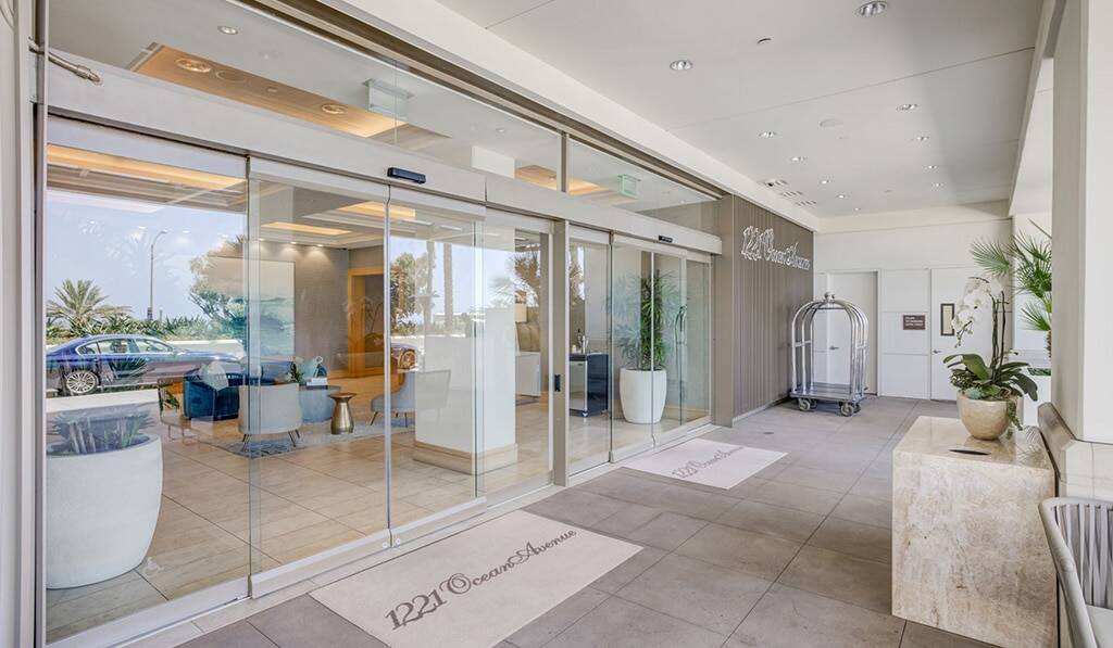 Valet Entrance to 1221 Ocean Avenue