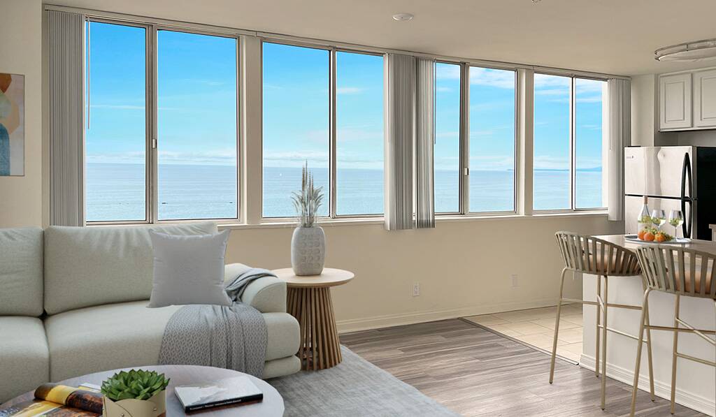 Santa Monica Apartment overlooks the ocan