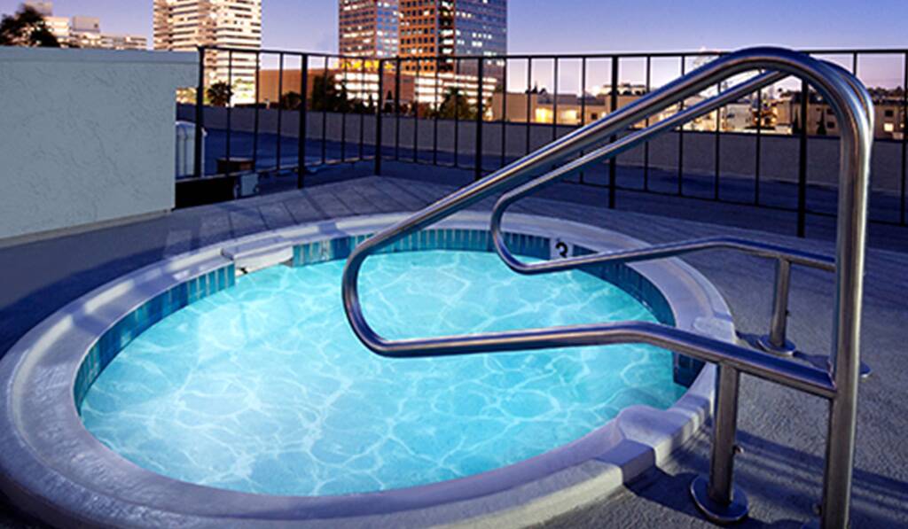 Rooftop Spa at Barrington Kiowa