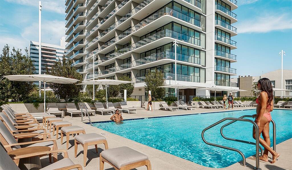 Pool at The Landmark Los Angeles