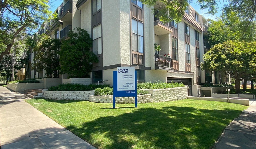 Barrington Kiowa leasing sign