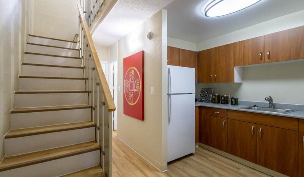waena kitchen and stairs